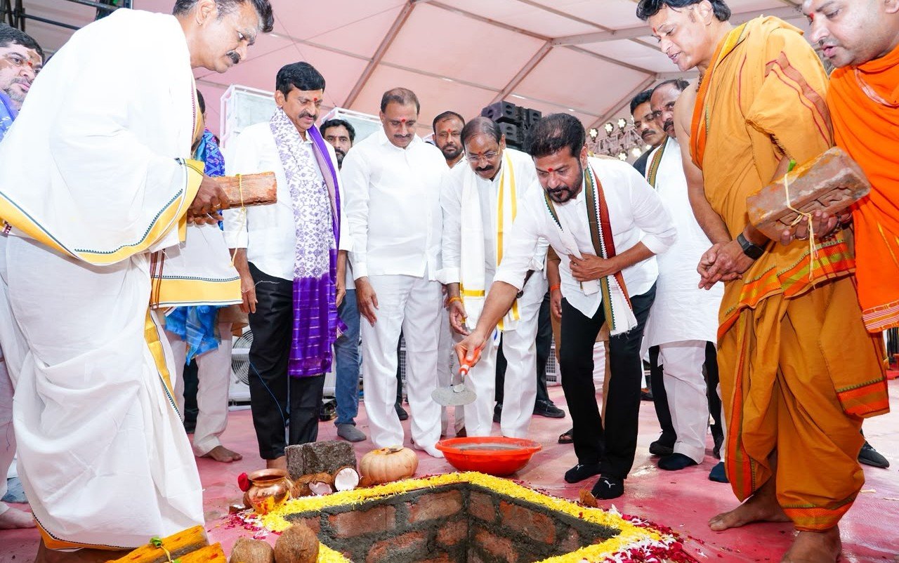 సిటీలో ఇందిరమ్మ ఇళ్లకు ఇవాళ లాస్ట్ డే..